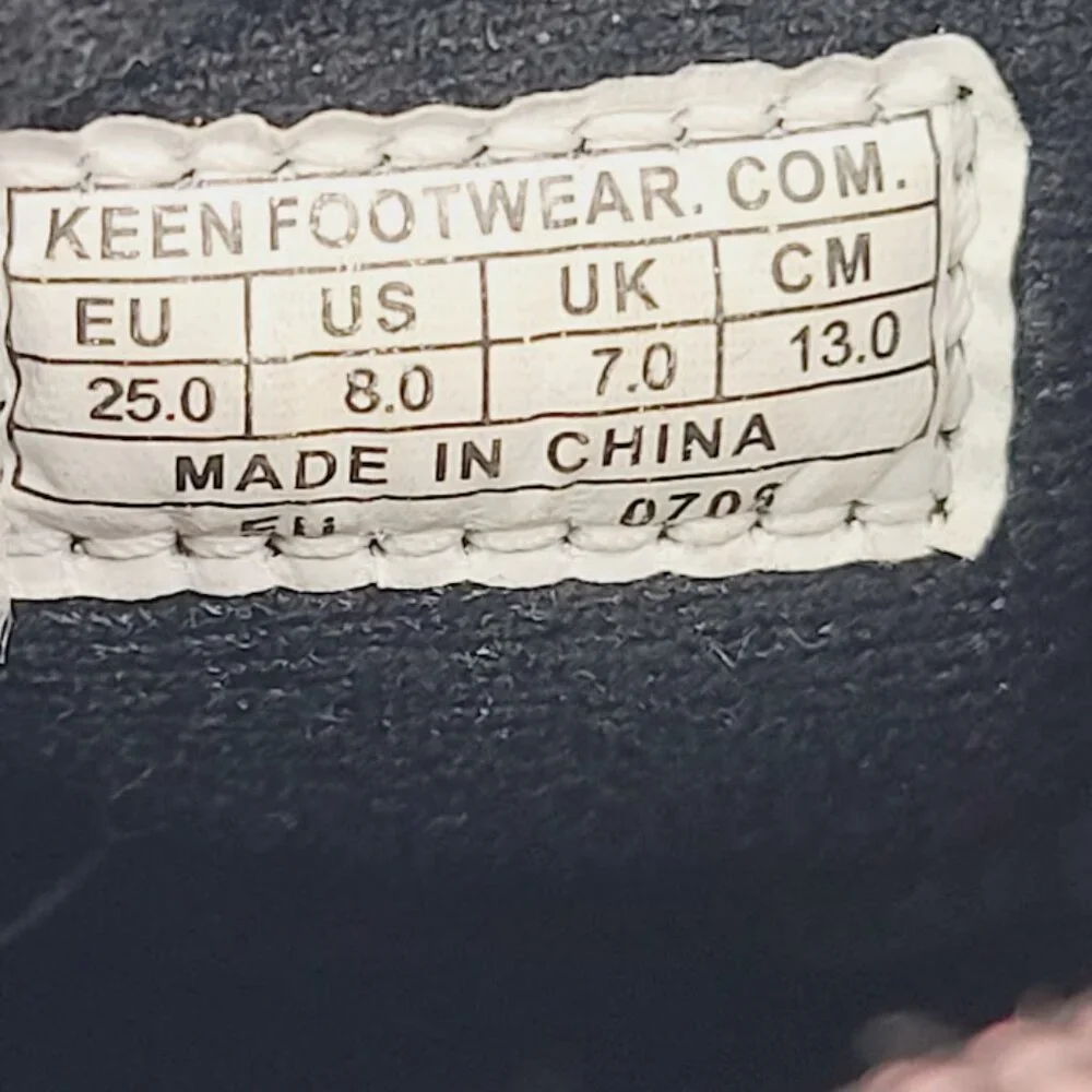 Keen girl pink